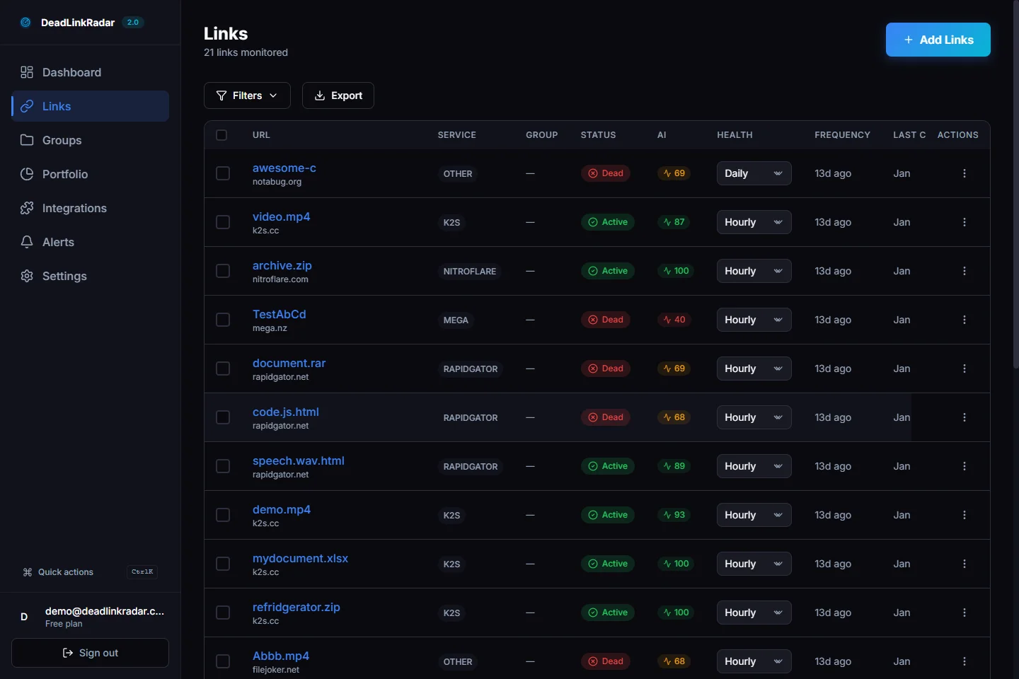 DeadLinkRadar dashboard showing links with redirect status badges